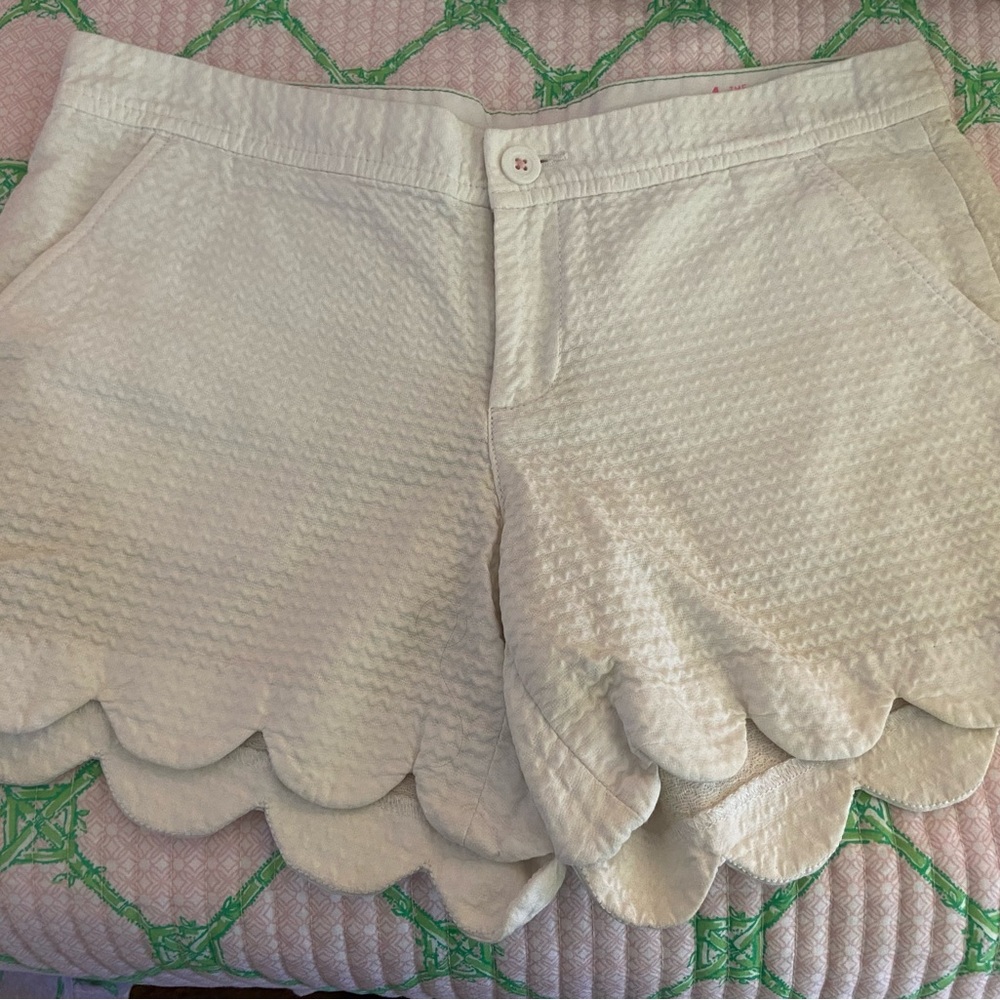 Lilly Pulitzer Buttercup Shorts White Size 4! Great used condition!